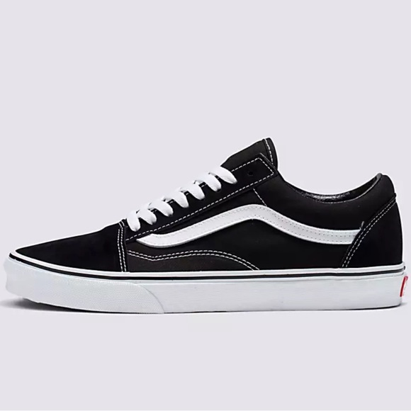 Vans Old Skool Shoe - Picture 2 of 11